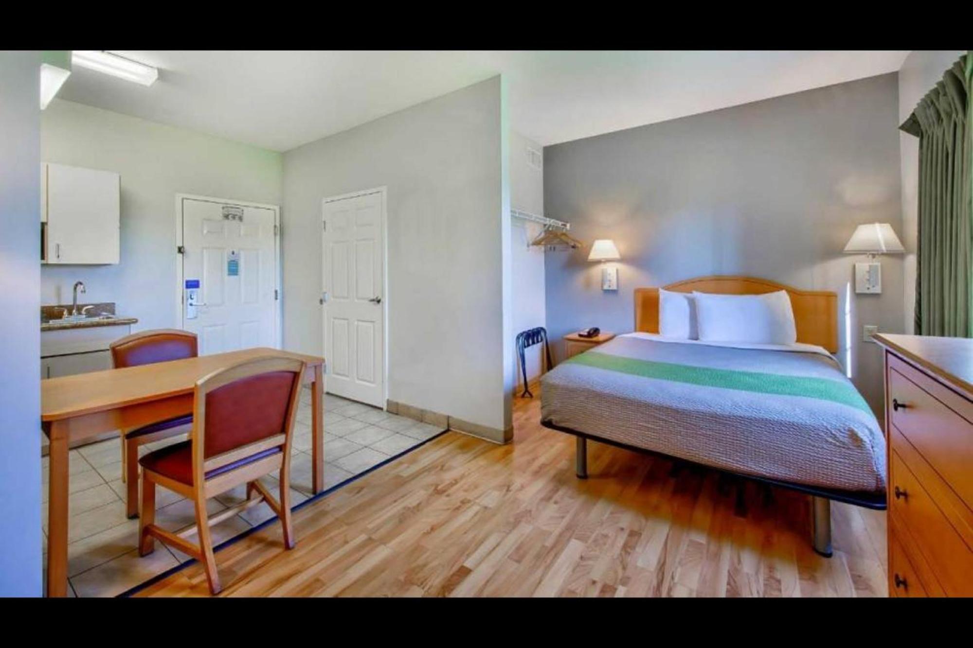 Oyo Townhouse Sulphur,La Extended Stay Eksteriør billede