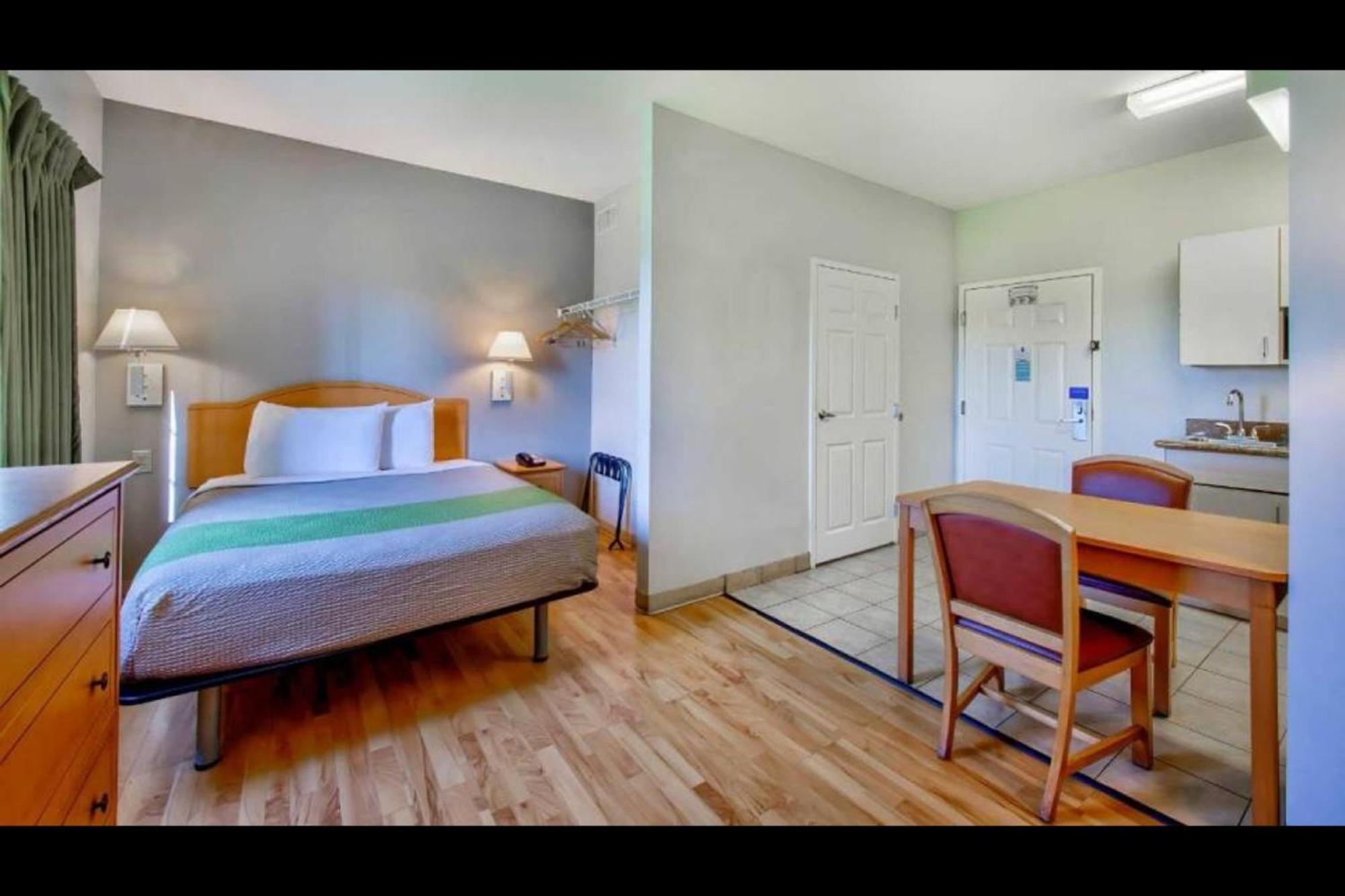 Oyo Townhouse Sulphur,La Extended Stay Eksteriør billede